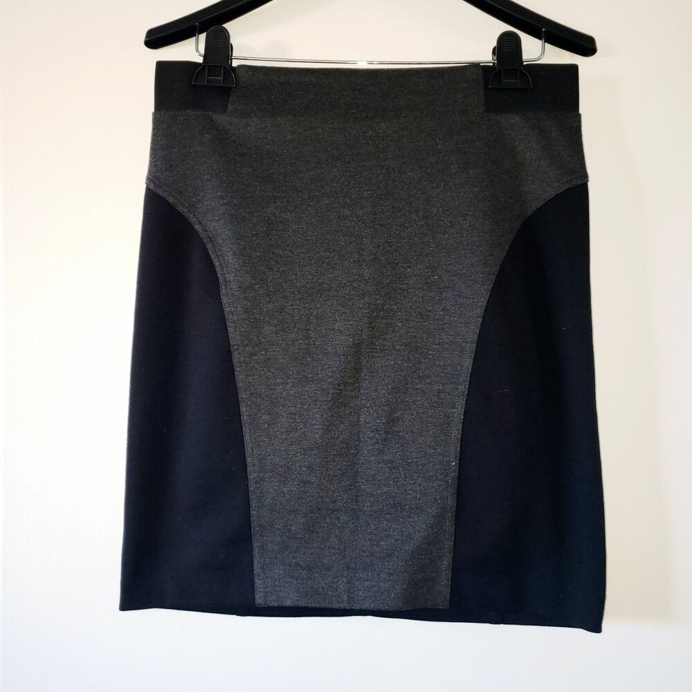 Michael Michael Kors Gray/Black Mini Pencil Skirt Sz. 6 Sleek/Chic/Bodycon